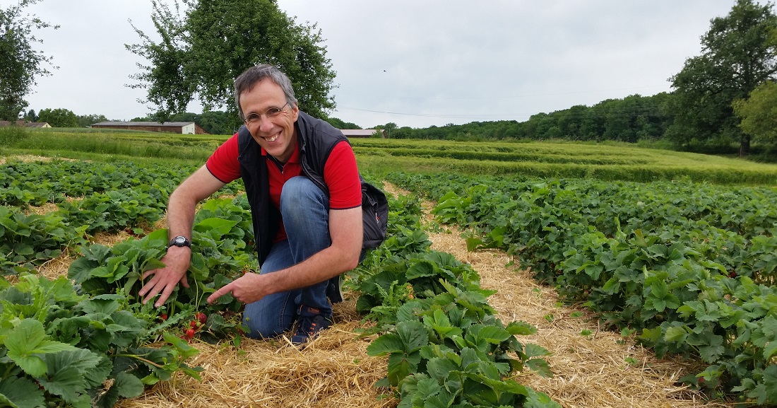 Lothar Schatz im Zuchtfeld © GartenRadio.fm