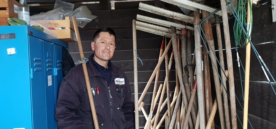 Mit ein wenig Pflege hält das Werkzeug länger, meint Gärtnermeister Stefan Zuber © GartenRadio.fm
