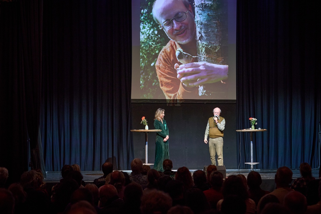 Uwe Westphal mit mitreissender Zwitscherperformance. ©Tilmann Lothspeich